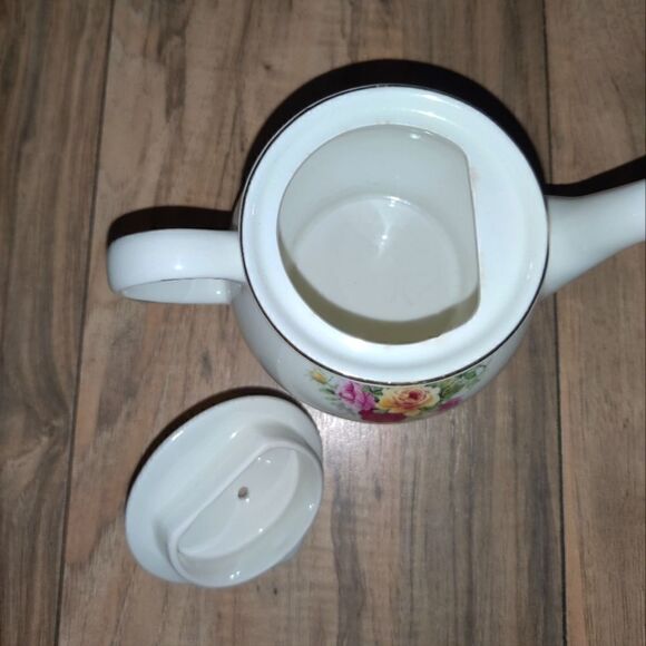 Sadler Windsor Multi Color Floral Design Small Teapot Made in England 5'in Tall - Picture 7 of 9